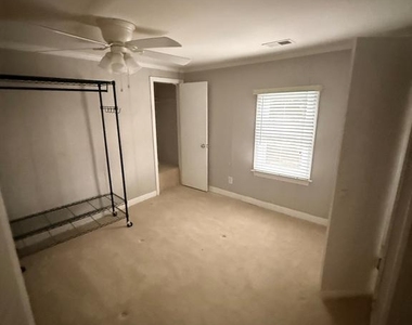 10733 Parkgate Drive - Photo Thumbnail 7