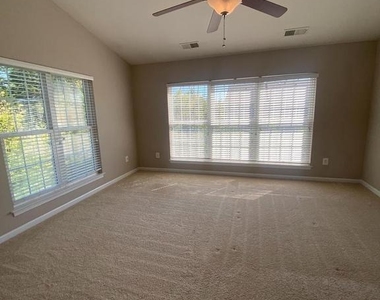 25039 Justice Drive - Photo Thumbnail 3