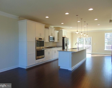 42641 Oak Park Sq - Photo Thumbnail 8