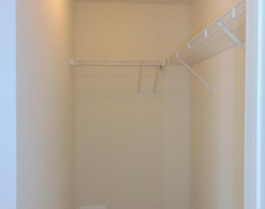 42641 Oak Park Sq - Photo Thumbnail 20