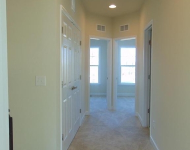 42641 Oak Park Sq - Photo Thumbnail 21