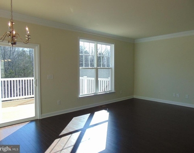 42641 Oak Park Sq - Photo Thumbnail 12