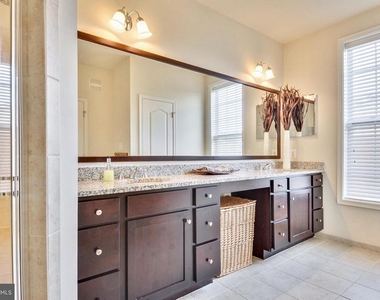 23487 Logans Ridge Terrace - Photo Thumbnail 13