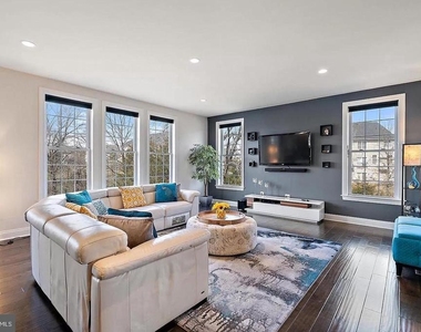43168 Hattontown Woods Terrace - Photo Thumbnail 8