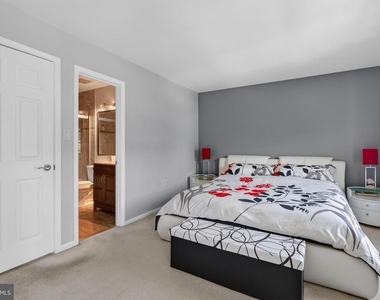 3316 Stone Heather Court - Photo Thumbnail 19