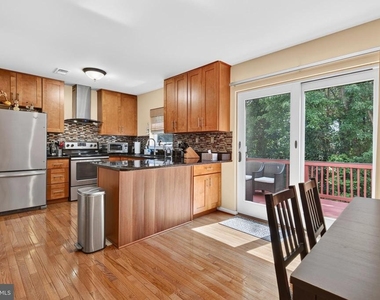 3316 Stone Heather Court - Photo Thumbnail 10
