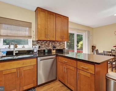 3316 Stone Heather Court - Photo Thumbnail 14