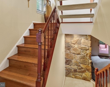 3316 Stone Heather Court - Photo Thumbnail 5