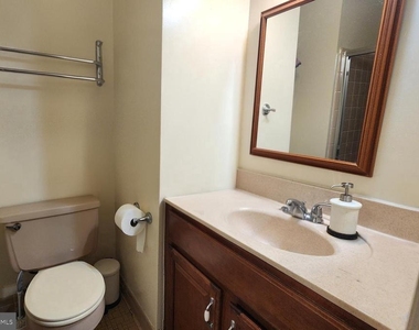 3124 Barnard Court - Photo Thumbnail 19
