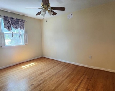 3124 Barnard Court - Photo Thumbnail 20