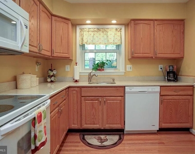 3124 Barnard Court - Photo Thumbnail 5