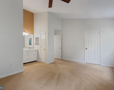 8608 Rocky Gap Court - Photo Thumbnail 20