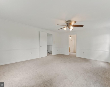 12805 Melvue Court - Photo Thumbnail 11