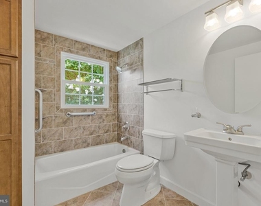 12805 Melvue Court - Photo Thumbnail 19