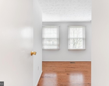 11562 Ivy Bush Court - Photo Thumbnail 14