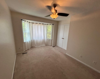 6001 Rabbit Court - Photo Thumbnail 12