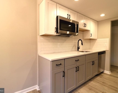 2249 Castle Rock Square - Photo Thumbnail 5