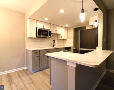 2249 Castle Rock Square - Photo Thumbnail 3