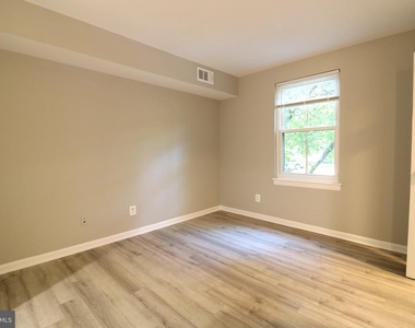 2249 Castle Rock Square - Photo Thumbnail 22