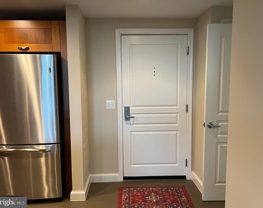 2451 Midtown Avenue - Photo Thumbnail 7