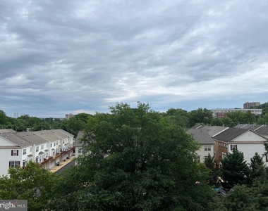 2451 Midtown Avenue - Photo Thumbnail 17