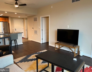 2451 Midtown Avenue - Photo Thumbnail 23