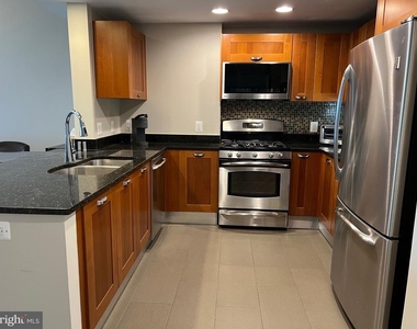 2451 Midtown Avenue - Photo Thumbnail 10
