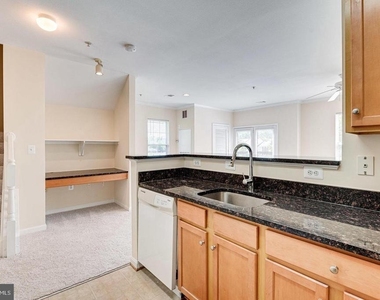 5115 Travis Edward Way - Photo Thumbnail 4