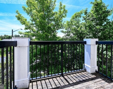 5115 Travis Edward Way - Photo Thumbnail 18