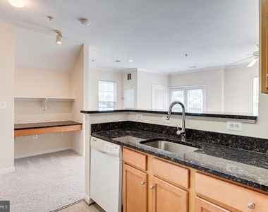 5115 Travis Edward Way - Photo Thumbnail 3