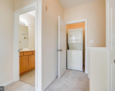 5115 Travis Edward Way - Photo Thumbnail 16