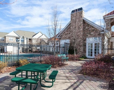 5115 Travis Edward Way - Photo Thumbnail 21