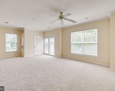 5115 Travis Edward Way - Photo Thumbnail 6