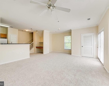 5115 Travis Edward Way - Photo Thumbnail 15