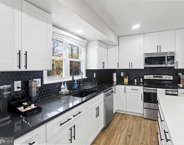 4307 San Carlos Drive - Photo Thumbnail 3