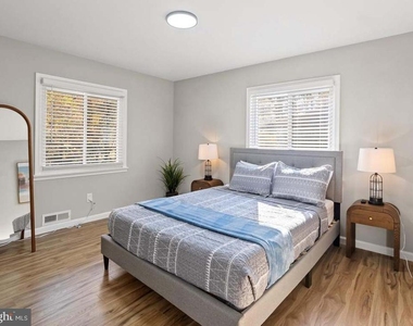4307 San Carlos Drive - Photo Thumbnail 9