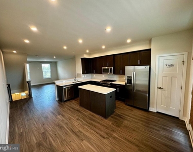 2626 Jetstream Road - Photo Thumbnail 3