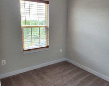 2626 Jetstream Road - Photo Thumbnail 20
