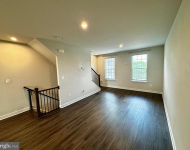 2626 Jetstream Road - Photo Thumbnail 6