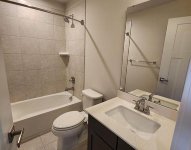 2626 Jetstream Road - Photo Thumbnail 15