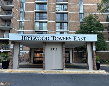 2311 Pimmit Drive - Photo Thumbnail 17