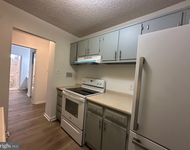 2311 Pimmit Drive - Photo Thumbnail 3