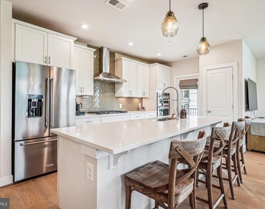2324 Wind Charm Street - Photo Thumbnail 7