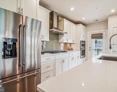 2324 Wind Charm Street - Photo Thumbnail 8