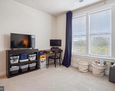 2324 Wind Charm Street - Photo Thumbnail 31