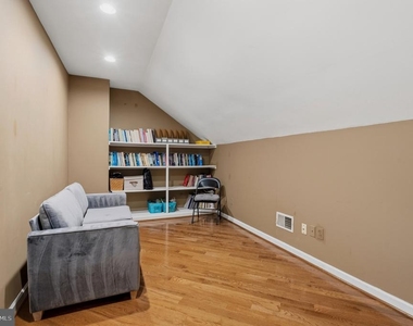 6313 Manchester Way - Photo Thumbnail 31
