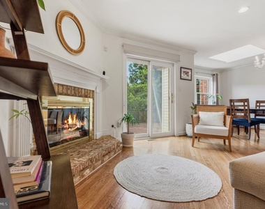 6313 Manchester Way - Photo Thumbnail 11
