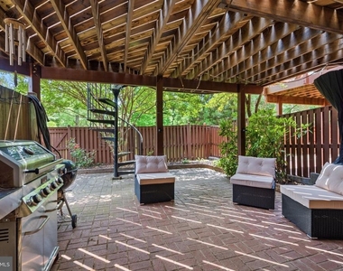 6313 Manchester Way - Photo Thumbnail 54