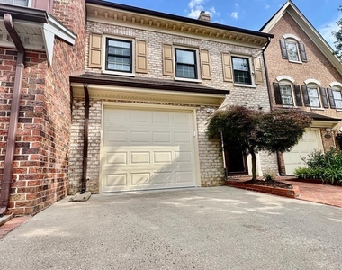 6313 Manchester Way - Photo Thumbnail 1