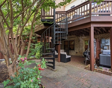 6313 Manchester Way - Photo Thumbnail 56